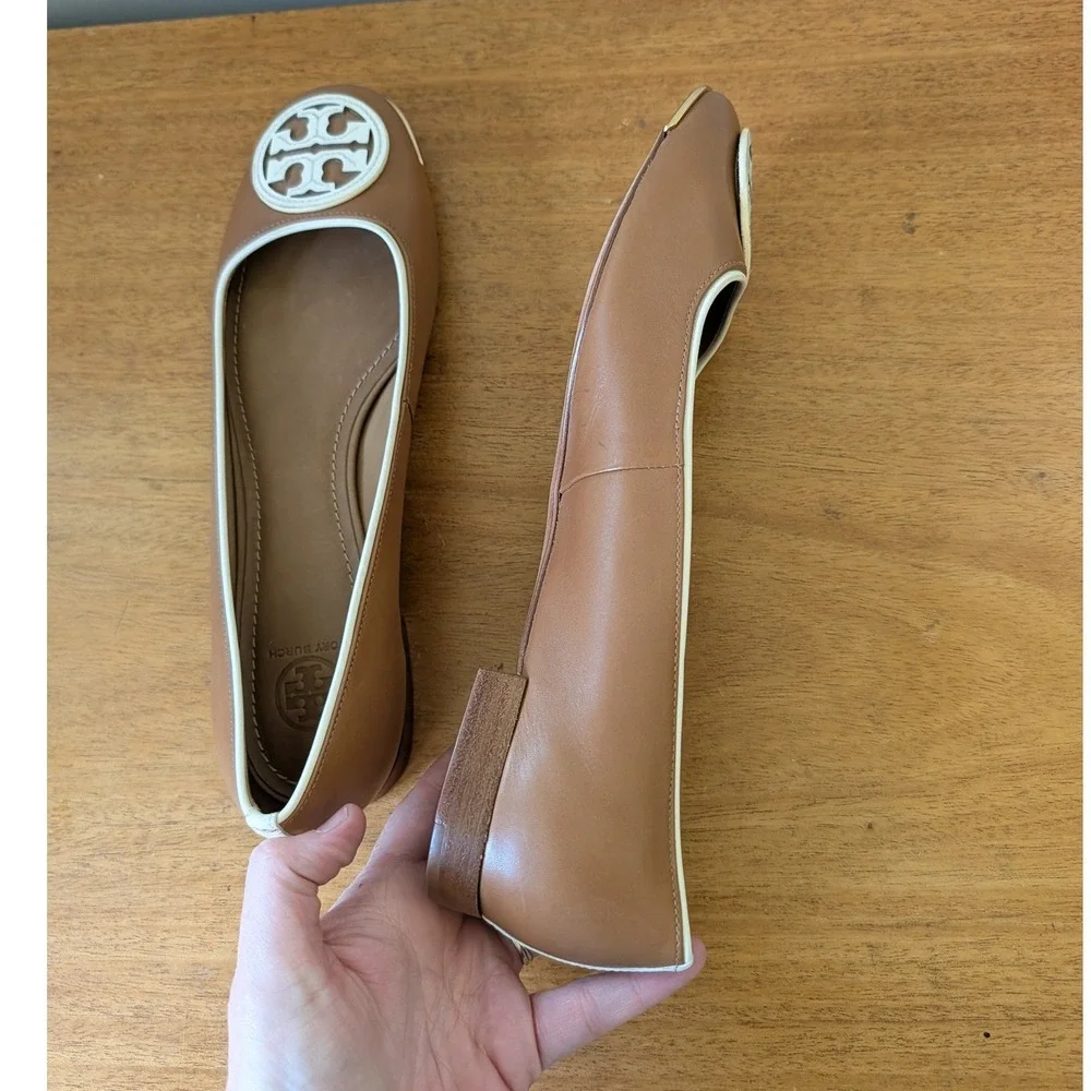Tory Burch Tan Leather Ballet Flats Logo Medallion Size 10M